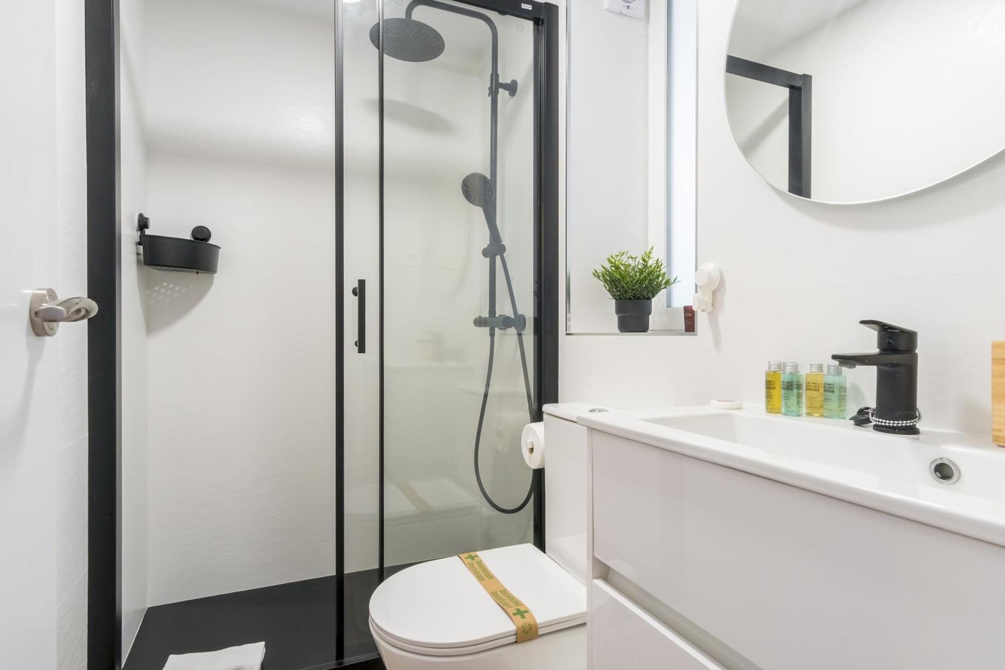 Modern And Cozy- 1 Bedroom 1 Bathroom -Lavapies Madryt Zewnętrze zdjęcie